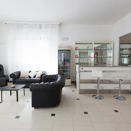 Ginevra Hotel *