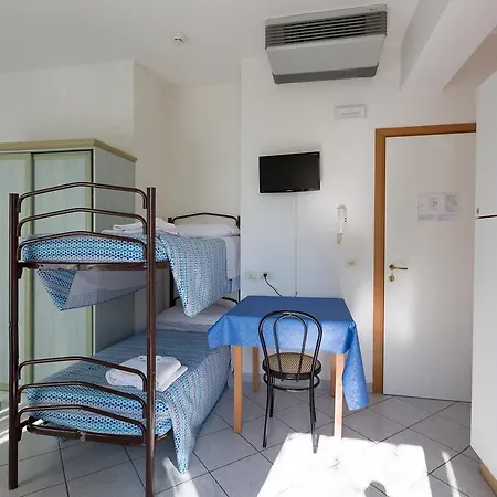 Ginevra Hotel *